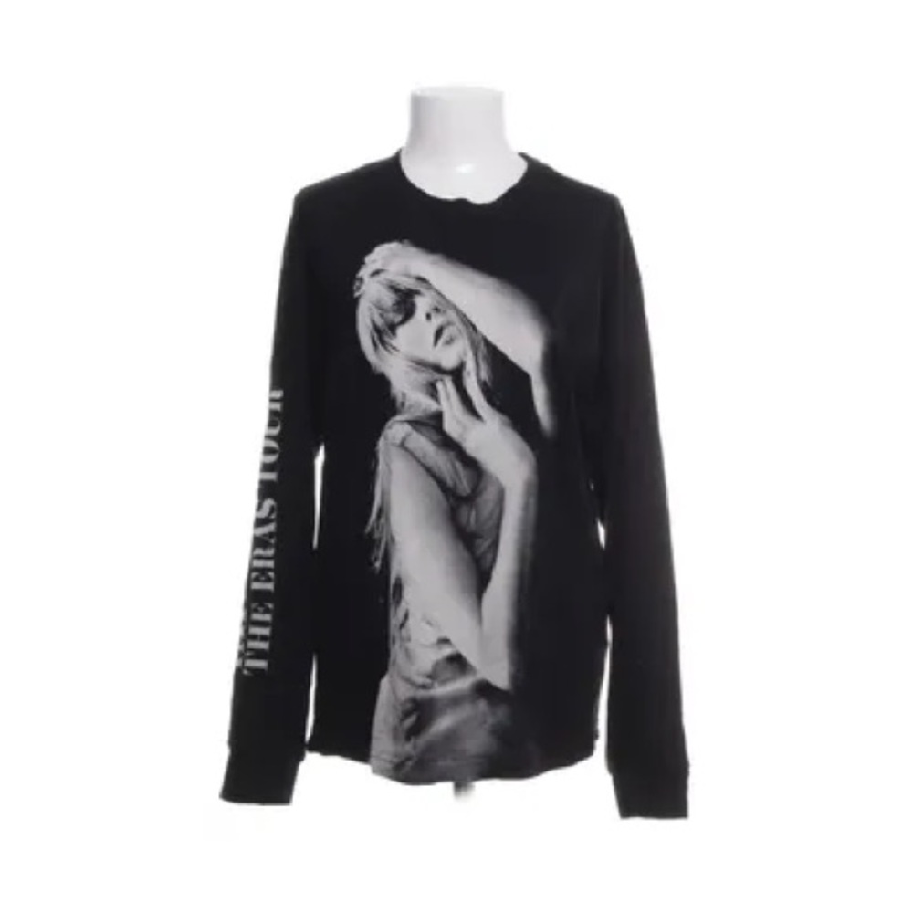 Taylor Swift Black Tee